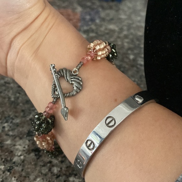 Peach and charcoal Beaded Bracelet with heart closure - Picture 5 of 5